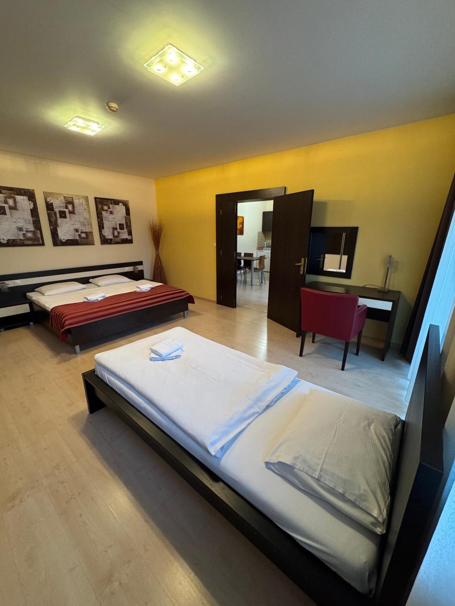 Apartman Paradise Besenova Luaran gambar